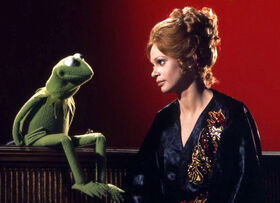 Juliet Prowse and Kermit