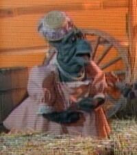 Minniepearldino.jpg (16 KB) Minnie Pearl dinosaurJulianne Buescher