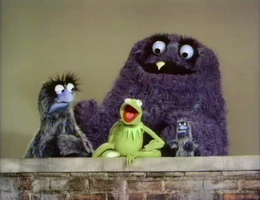 Kermitlecturebigsmallbdmonster.jpg (281 KB) Splurge First appeared in the Cinderella pilot in 1965, then later on The Ed Sullivan Show and Hey Cinderella!.