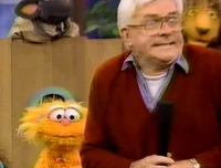 Donahue tells everyone Zoe has to go to the bathroom