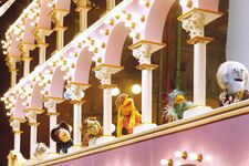 Muppets2011-GirlsArches1