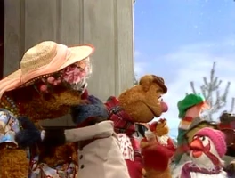 Gonzo & Ma BearA Muppet Family Christmas