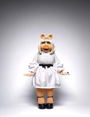 InStyle-MissPiggy-White-(November-Issue-2011)