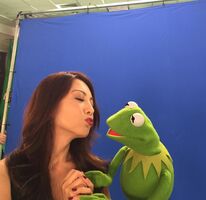 Ming-Na Wen & KermitThe Muppets (2015) promotion