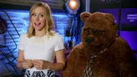 Kristen Bell and Bobo.jpg (80 KB)