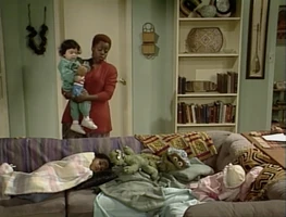 2710g.jpg (279 KB) "Daytime Family"