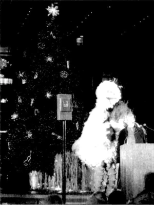 Big Bird and Beverly Sills ready to light the tree in 1997.