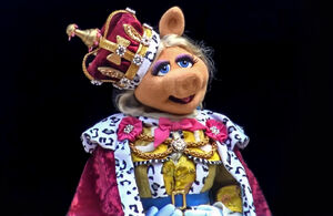 Piggy King George