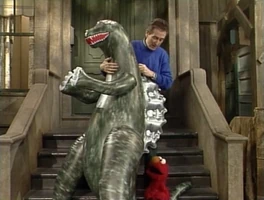 2557d.jpg (66 KB) toy dinosaur Ziggy Episode 2557