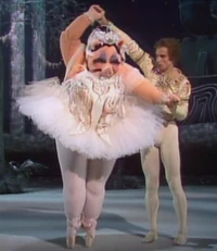 Ballerina.jpg (96 KB) Ballerina Pig