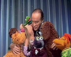 Bob Hope, Miss Piggy, & RowlfThe Bob Hope All Star Christmas Comedy Special