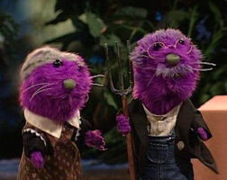 Otto and Etta Otter in the Bear in the Big Blue House episode "The Yard Sale"