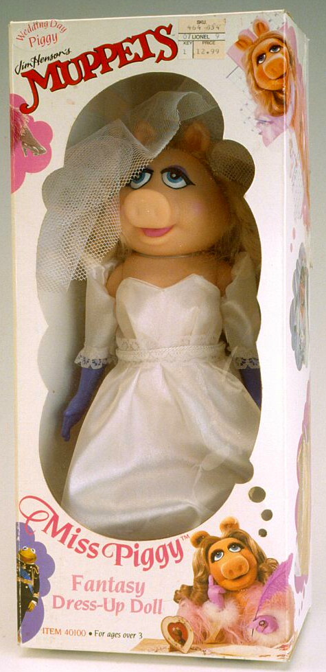 Miss Piggy Fantasy Dress Up Dolls Muppet Wiki Fandom