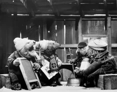 EmmetOtter-Barbecue-BW.jpg (229 KB)