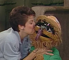 Linda Bove (Linda) & WorbySesame Street Episode 2538