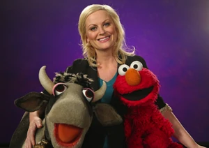47 AmyPoehlerElmoAndCow