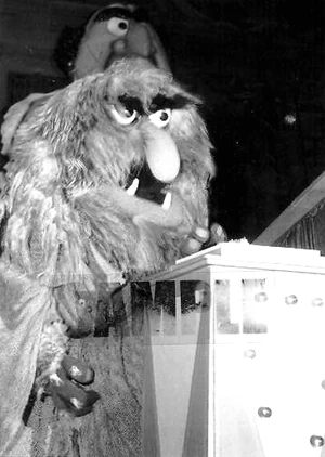 Sweetums with the Statler light behind him