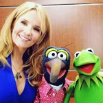 Lea Thompson Gonzo Kermit.jpg (248 KB) Lea Thompson with Gonzo and Kermit