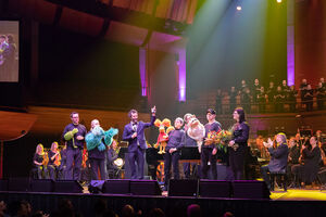 NZ-Retrospectacle-CurtainCall.jpg