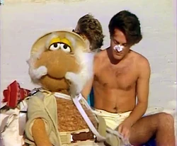 FraggleRock-Intl-UncleTravelingMatt-Sunbathing