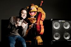 Murs rehearsing with Fozzie...