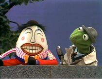Kermit interviews Humpty Dumpty.