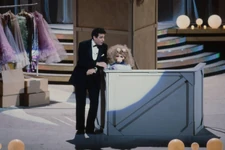 100Stars-1982e.jpg (35 KB)