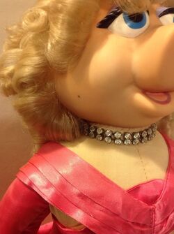 Miss Piggy as Mrs Claus Jim Henson's Muppets Christmas Hamilton Collection  Plush