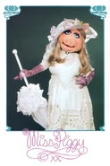 Miss Piggy postcard