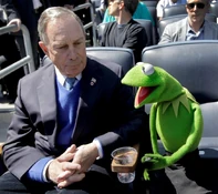 MichaelBloomberg&Kermit-YankeesStadium-(2012-04-13).jpg (94 KB) Bloomberg and Kermit at the new Yankee Stadium, 2012