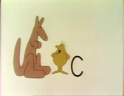 HombreAmarilloCanguroLetraC