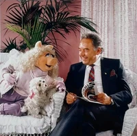 Muppet Magazine with Robin Leach