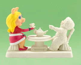 "Miss Piggy Comes to Tea"