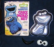 Cookie Monster cake mold set, 1977