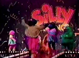 Silly dancing 06.jpg (196 KB)