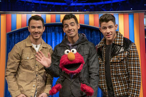 On The Not-Too-Late Show with Elmo