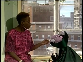 2812h.jpg (91 KB) "Binoculars"