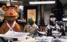 GMC-MuppetTrio-Desk2.jpg (127 KB)