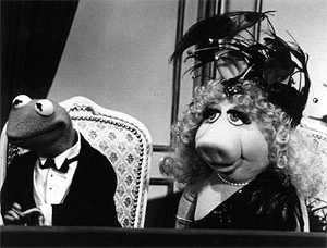 Kermit and Piggy host the ballet.