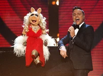 Miss Piggy with Olly Murs