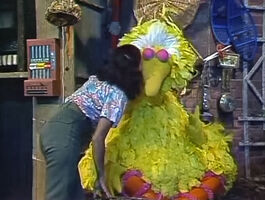 Sonia Manzano (Maria) & Big BirdSesame Street Episode 1483