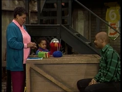 DetectiveElmo-Grandma