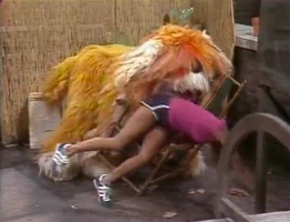 Sonia Manzano (Maria) & BarkleySesame Street Episode 1337