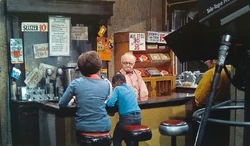 0222-Hooper's.jpg (259 KB) behind the scenes in Hooper's Store