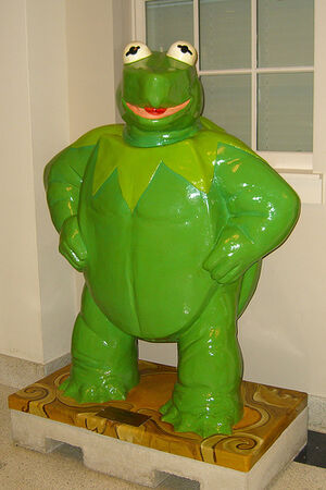 Kertle statue in the Stamp Student Union.