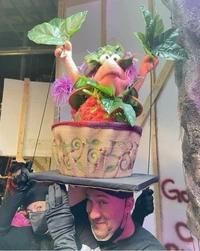 Kanja Chen with Pogey, assisted by Aymee Garcia