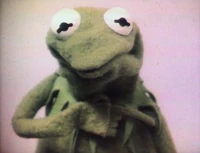 0028Smiling-ScrunchyFrog.jpg (25 KB) Episode 0028 Scene 8