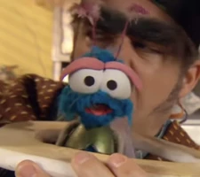 Pestie in Sing and Play and Episode 4260