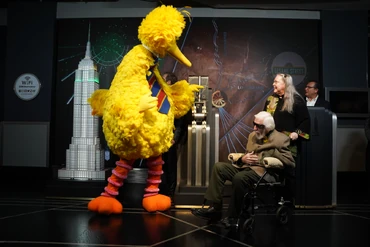 Caroll and bird empire light up.jpg (353 KB) Big Bird, Caroll and Deb Spinney at the Empire State Building on November 8, 2019.
