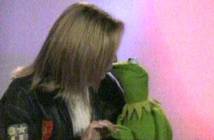 Kiss Jackie Brambles Kermit